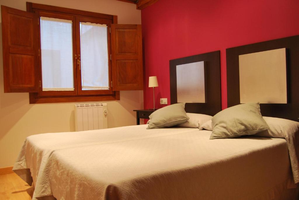 Apartamentos Plaza Mayor Llanes Room photo