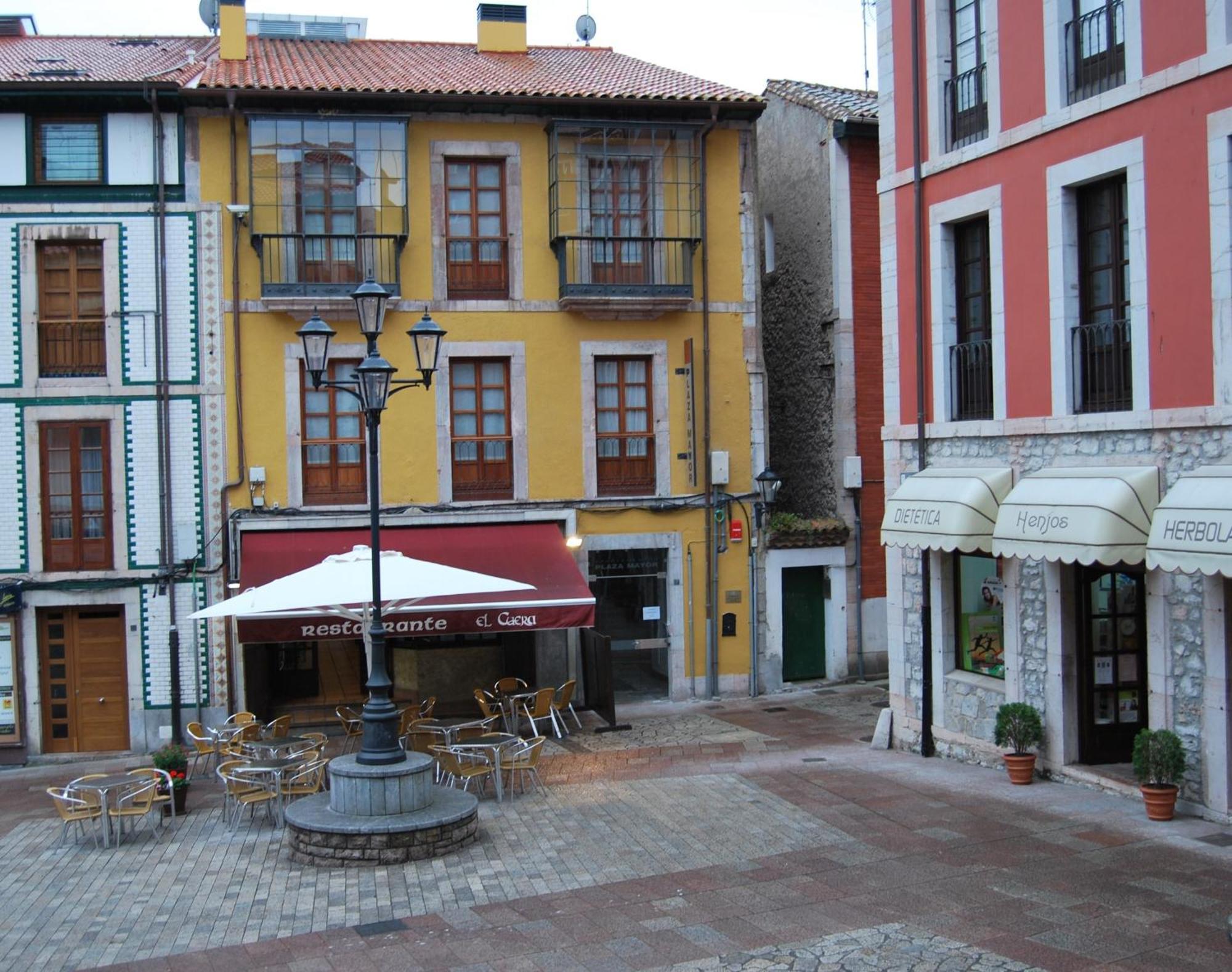 Apartamentos Plaza Mayor Llanes Exterior photo